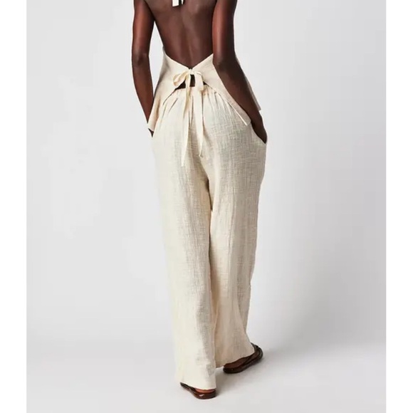 Free People NWOT - tailored pants in color Cream. Size M - Picture 2 of 8